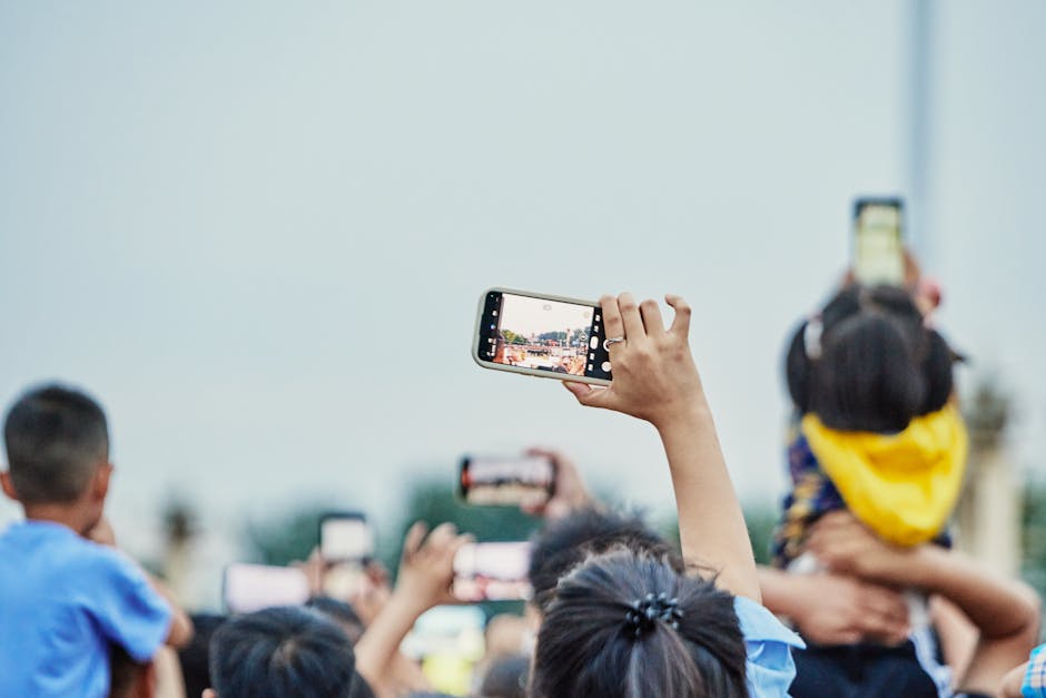How Social Media Shapes Public Opinion in the Digital Age