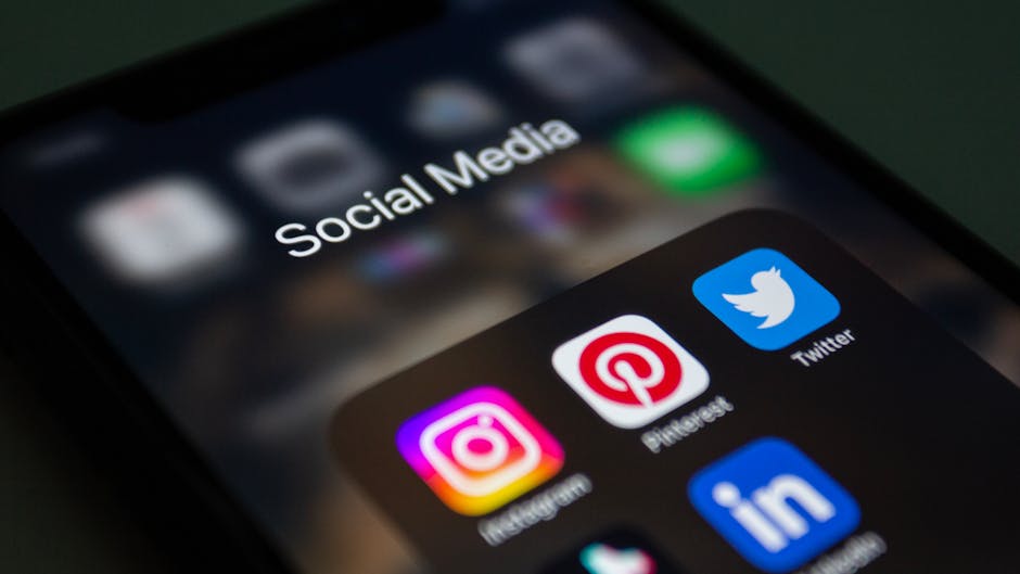 How Social Media Shapes Public Opinion in the Digital Age